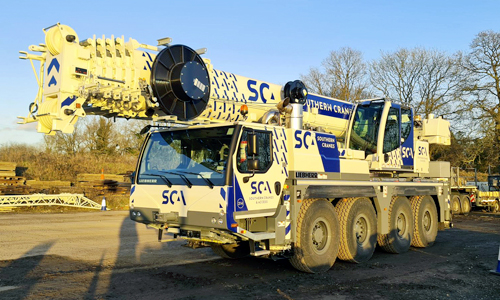 Liebherr LTM1070-4.2 mobile crane with hydraulic fly