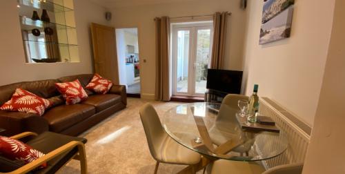 Apartment 1 - Lounge - Aspect 2