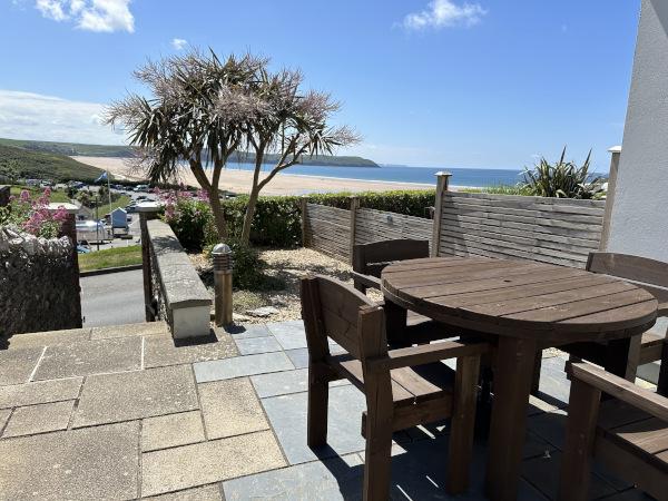 Apt 1 - Seating & Patio